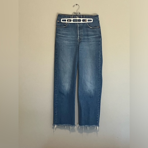 Levi’s Ribcage Straight Jeans Size 28 - Picture 2 of 9